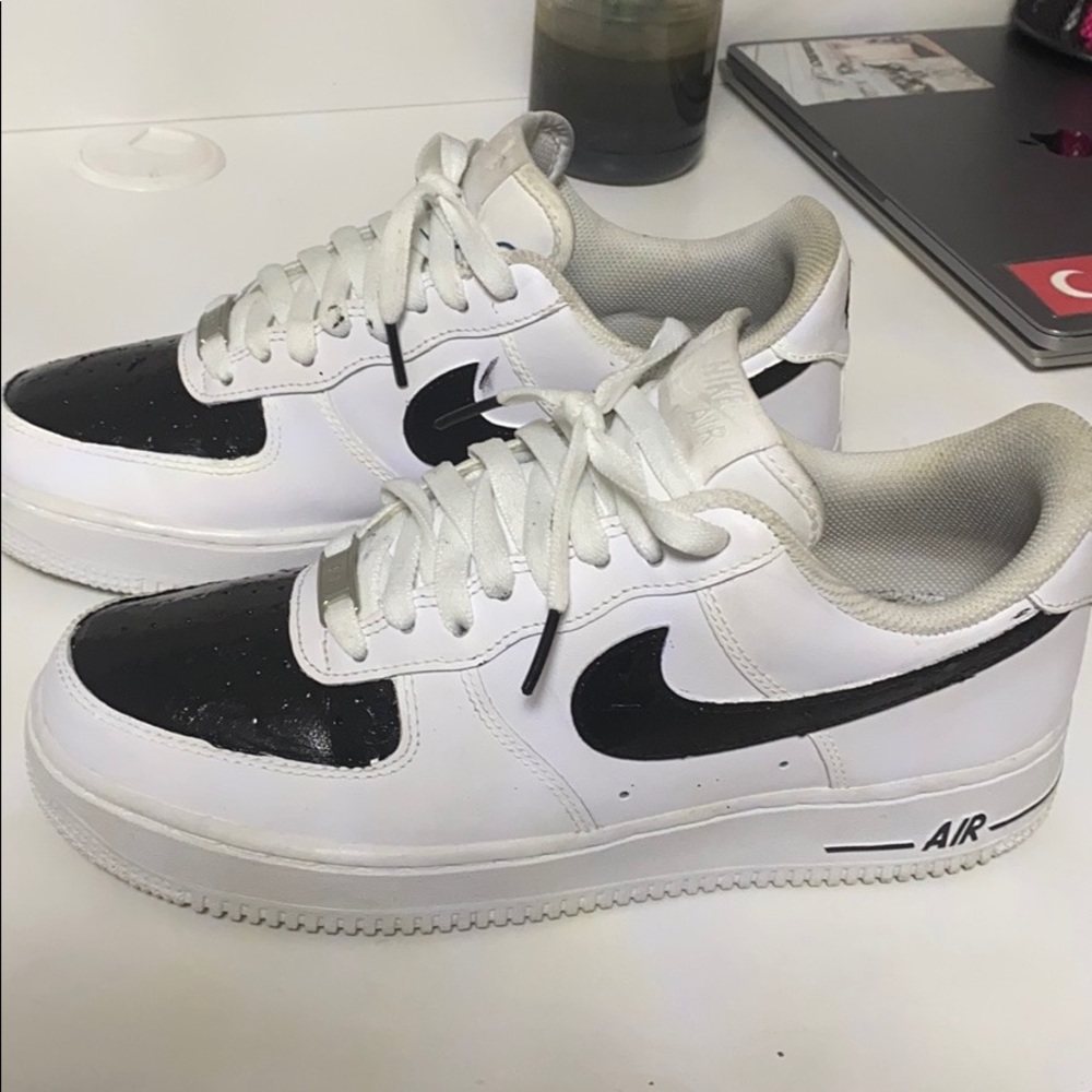NIKE AIRFORCES